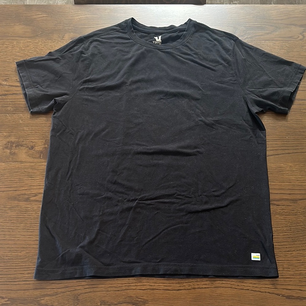 Men’s Vuori Black Short Sleeve Crew Neck Tee
